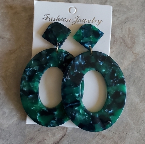 NEW Green Resin large oval earrings - Picture 2 of 3
